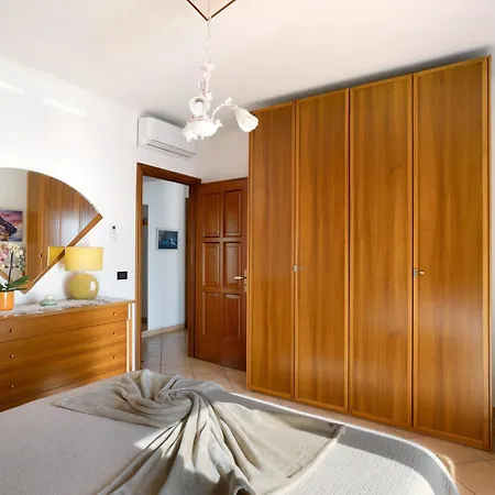 Il Dolce Tramonto Apartment *